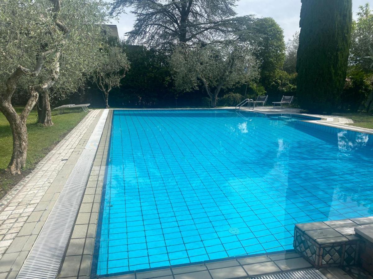 Villa Sweet Flower - With Private Pool And Garden Manerba del Garda Luaran gambar